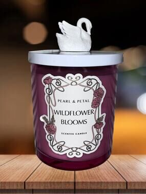 NEW! Pearl & Petal brand Wildflower Blooms Scented Candle with Swan Lid 15oz